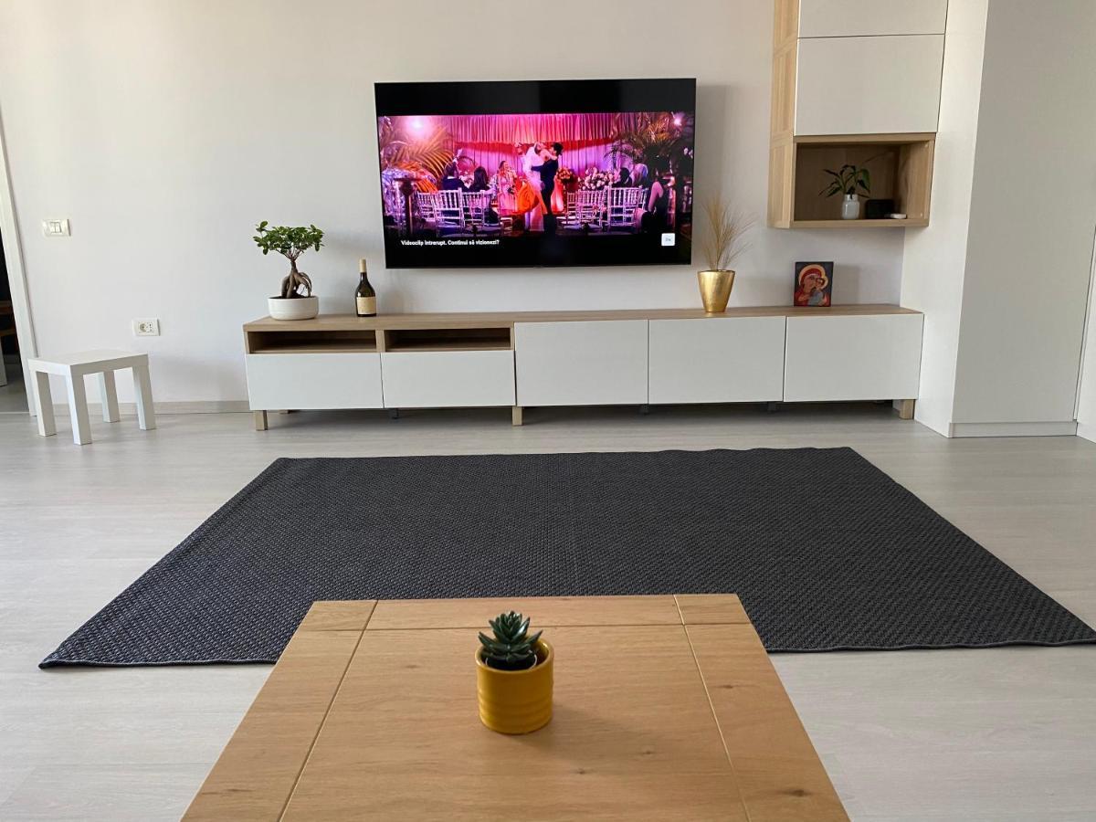 Van Studio 那沃达利 外观 照片